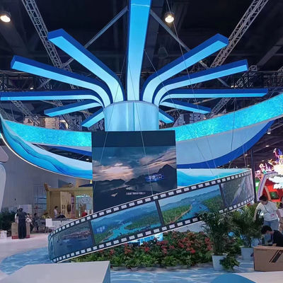400W-600W Indoor Outdoor LED Screen Fleksibel SQ-R Super Wide Viewing Angle